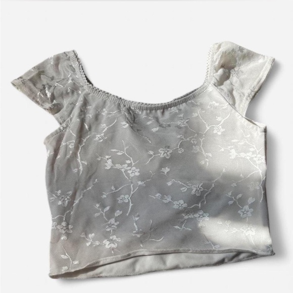 Elegant Lace Cap Sleeve Top - Picture 2 of 4